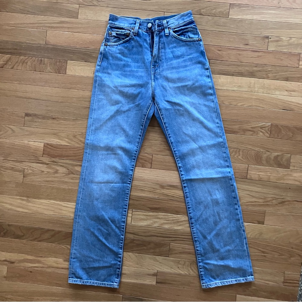 Levi's Light Blue Denim Jeans with Brown Label - Picture 6 of 16